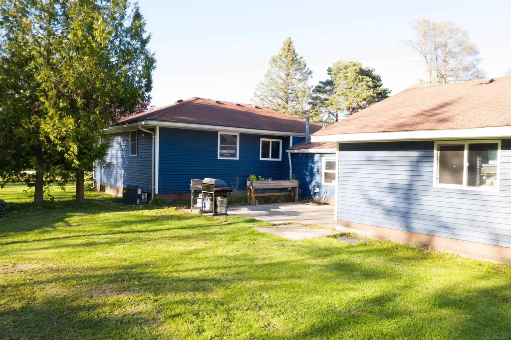 5219 Remer Road China Township MI 48054
