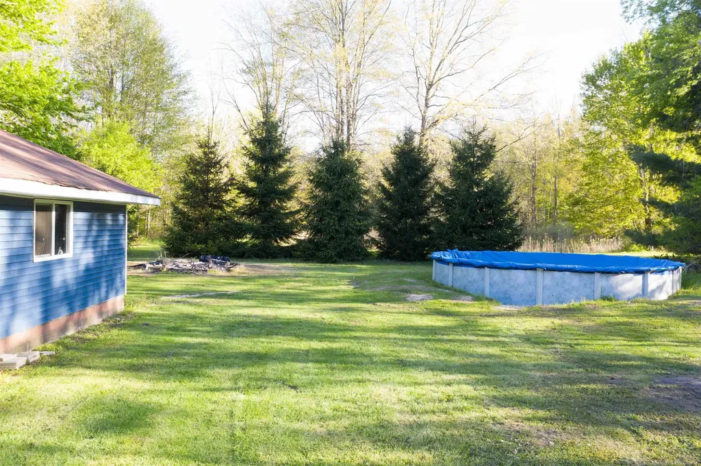 5219 Remer Road China Township MI 48054
