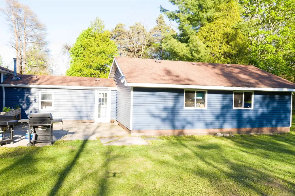 5219 Remer Road China Township MI 48054