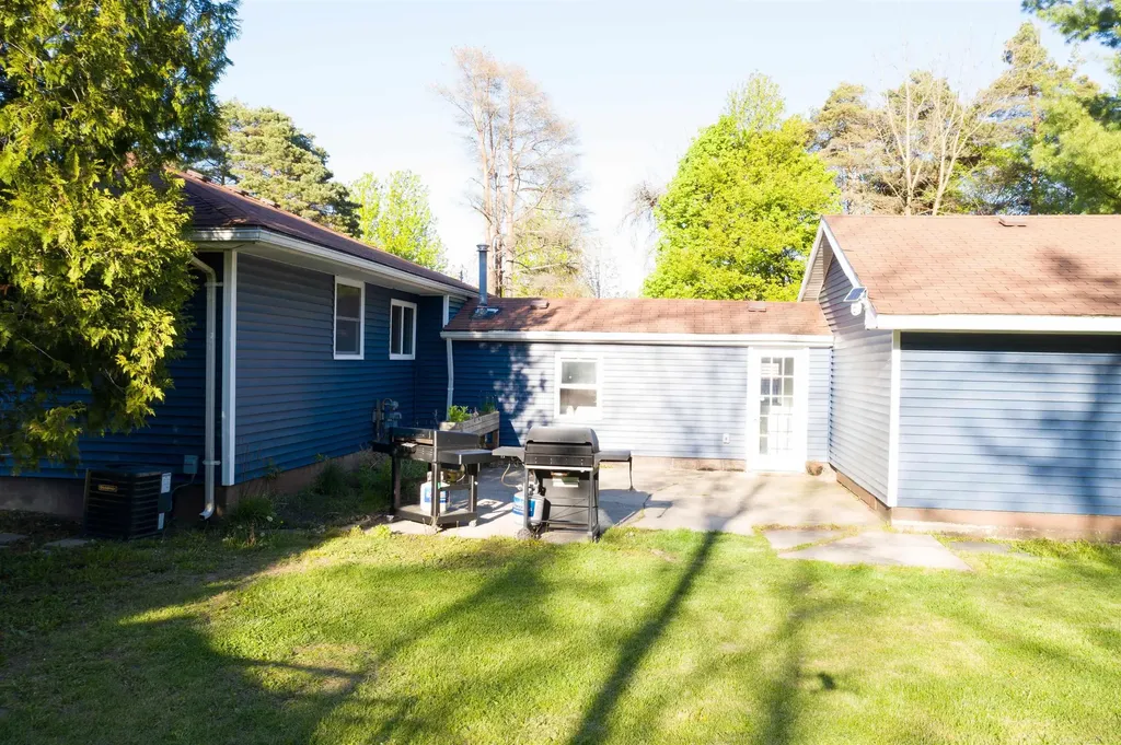 5219 Remer Road China Township MI 48054