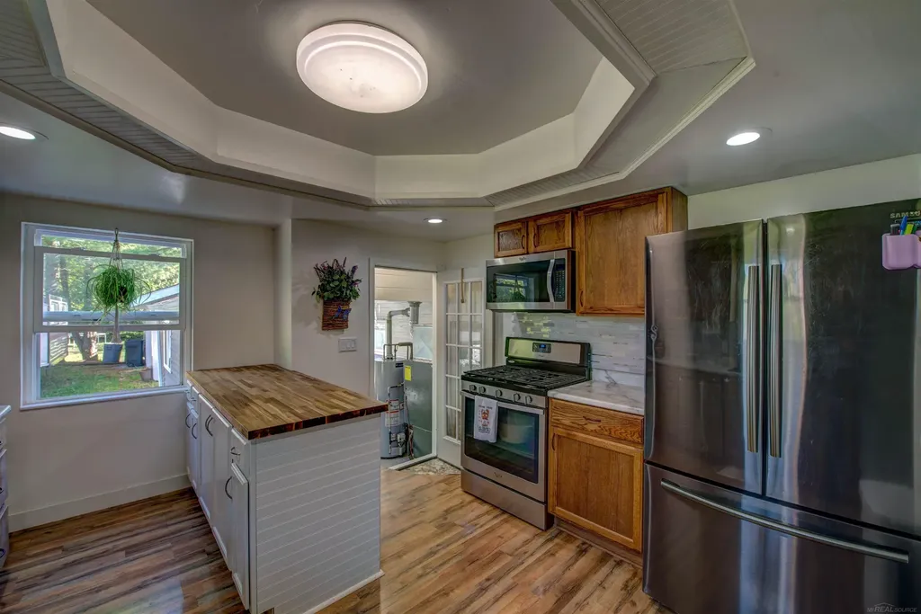 5219 Remer Road China Township MI 48054