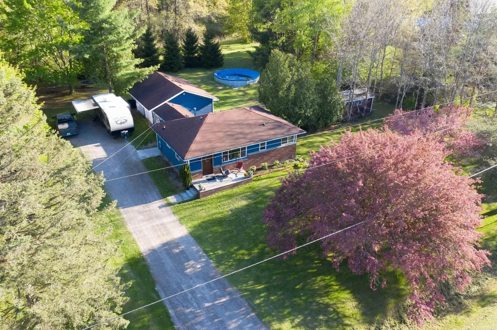 5219 Remer Road China Township MI 48054