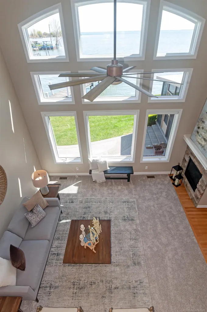 41614 Conger Bay Street Harrison Charter Township MI 48045