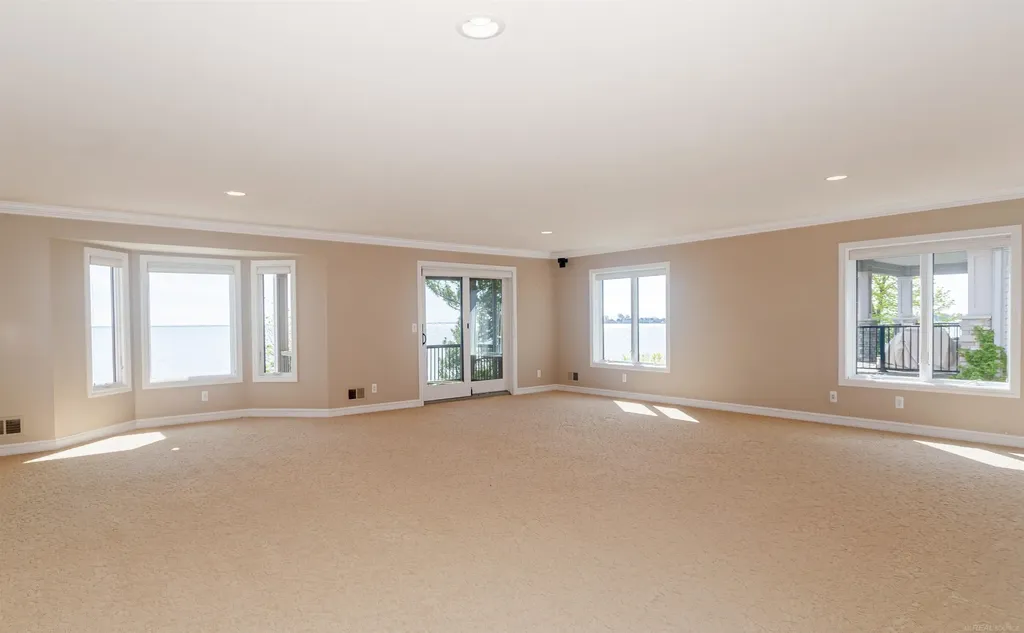41614 Conger Bay Street Harrison Charter Township MI 48045