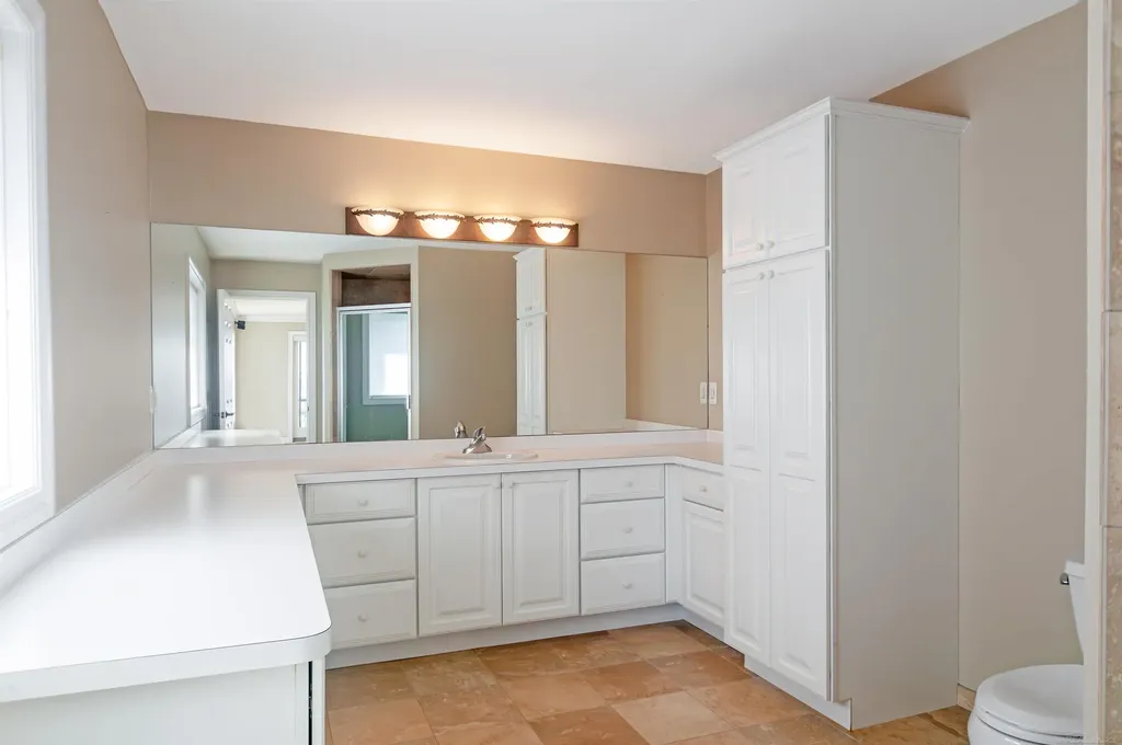 41614 Conger Bay Street Harrison Charter Township MI 48045