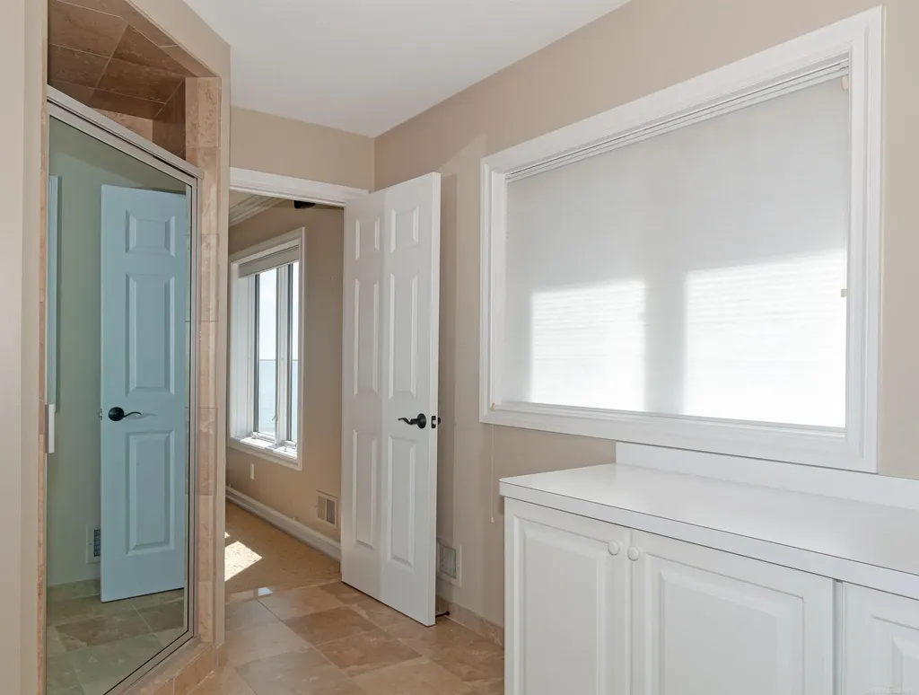 41614 Conger Bay Street Harrison Charter Township MI 48045