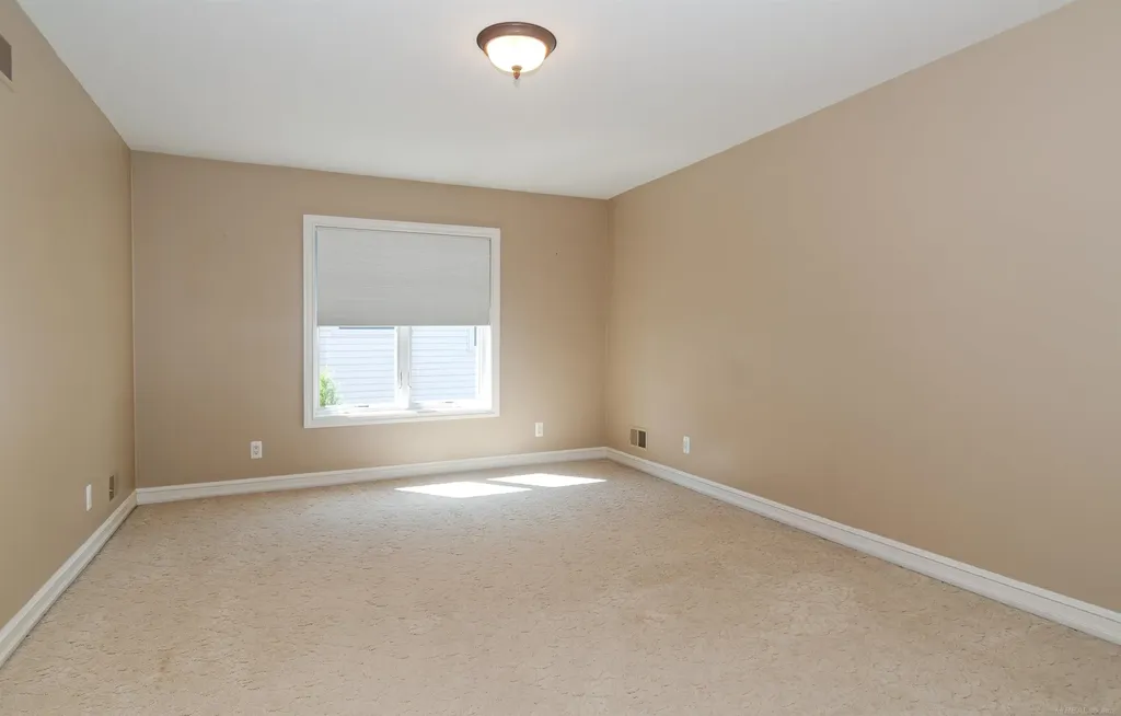 41614 Conger Bay Street Harrison Charter Township MI 48045
