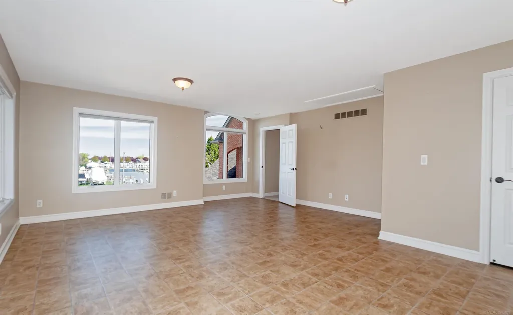 41614 Conger Bay Street Harrison Charter Township MI 48045
