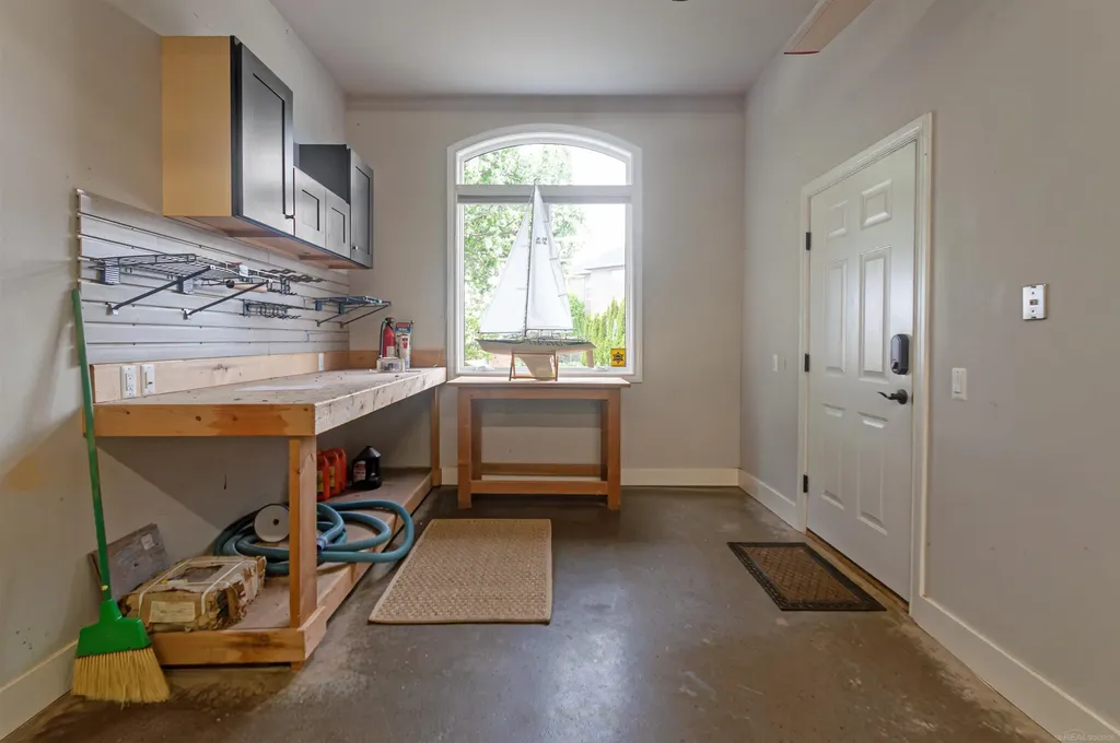 41614 Conger Bay Street Harrison Charter Township MI 48045