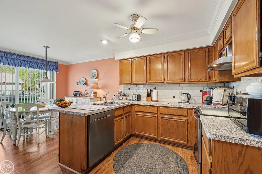 43052 W Kirkwood Drive Clinton Charter Township MI 48038