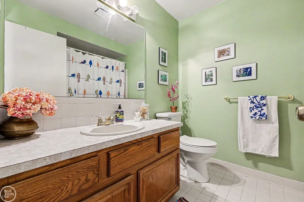 43052 W Kirkwood Drive Clinton Charter Township MI 48038