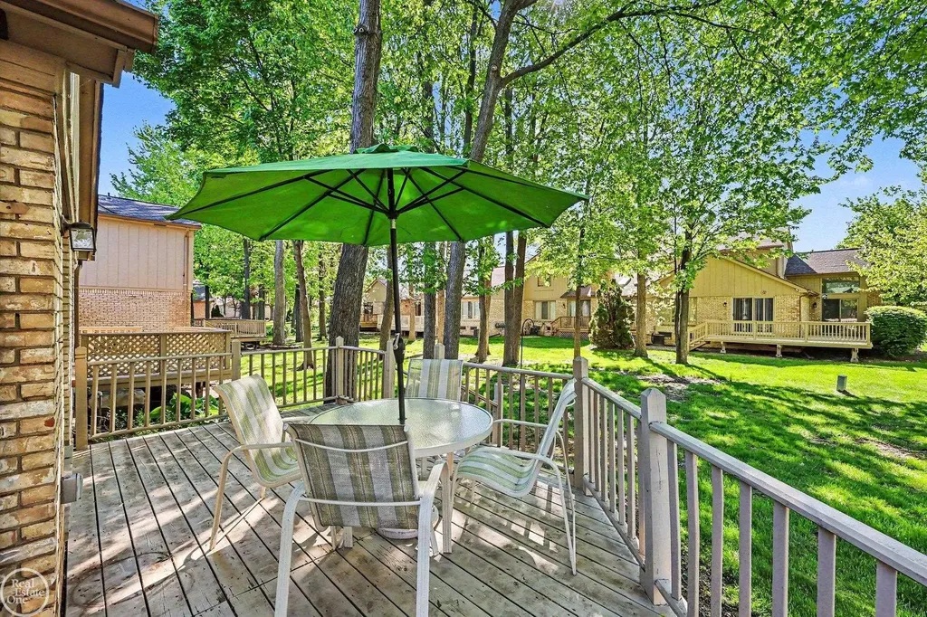 43052 W Kirkwood Drive Clinton Charter Township MI 48038
