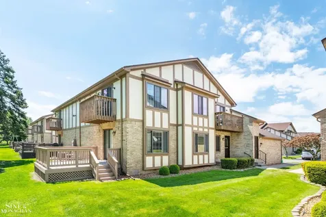 936 Country Club Drive St. Clair Shores City MI 48082
