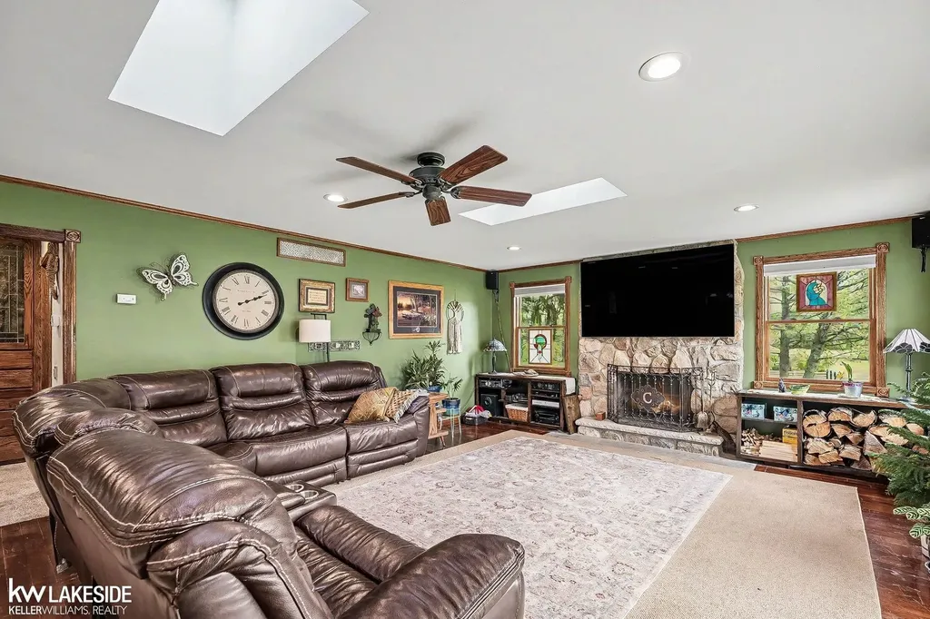 46502 Woodall Road Shelby Charter Township MI 48317