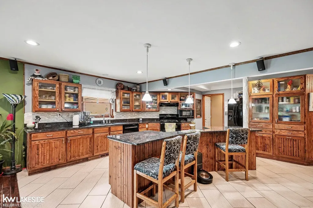 46502 Woodall Road Shelby Charter Township MI 48317