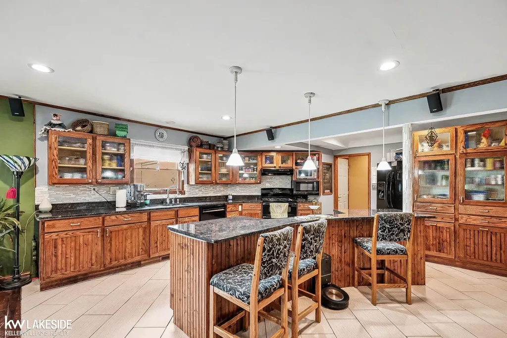46502 Woodall Road Shelby Charter Township MI 48317