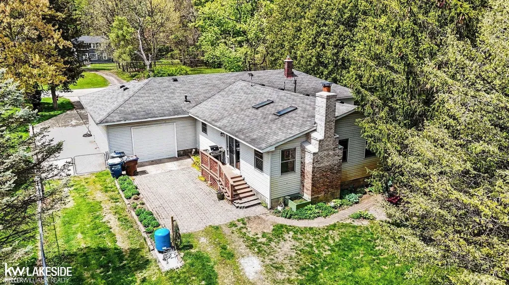 46502 Woodall Road Shelby Charter Township MI 48317