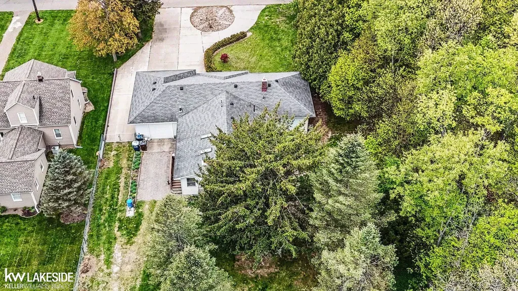 46502 Woodall Road Shelby Charter Township MI 48317