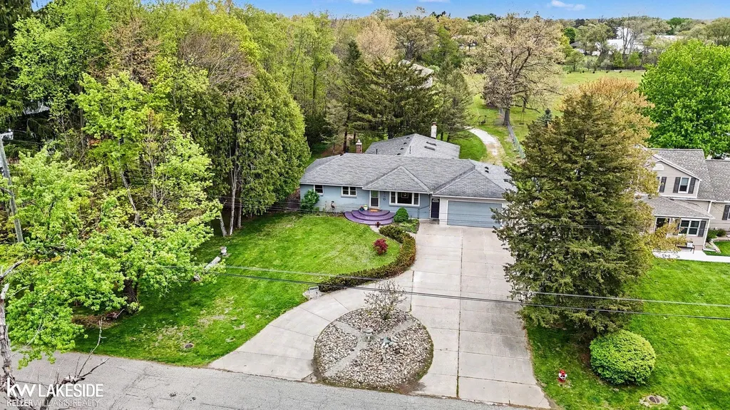 46502 Woodall Road Shelby Charter Township MI 48317