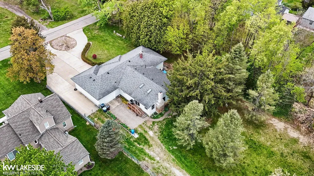 46502 Woodall Road Shelby Charter Township MI 48317