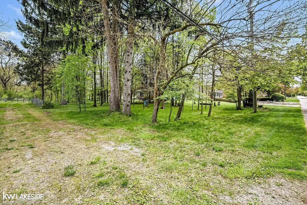 46502 Woodall Road Shelby Charter Township MI 48317