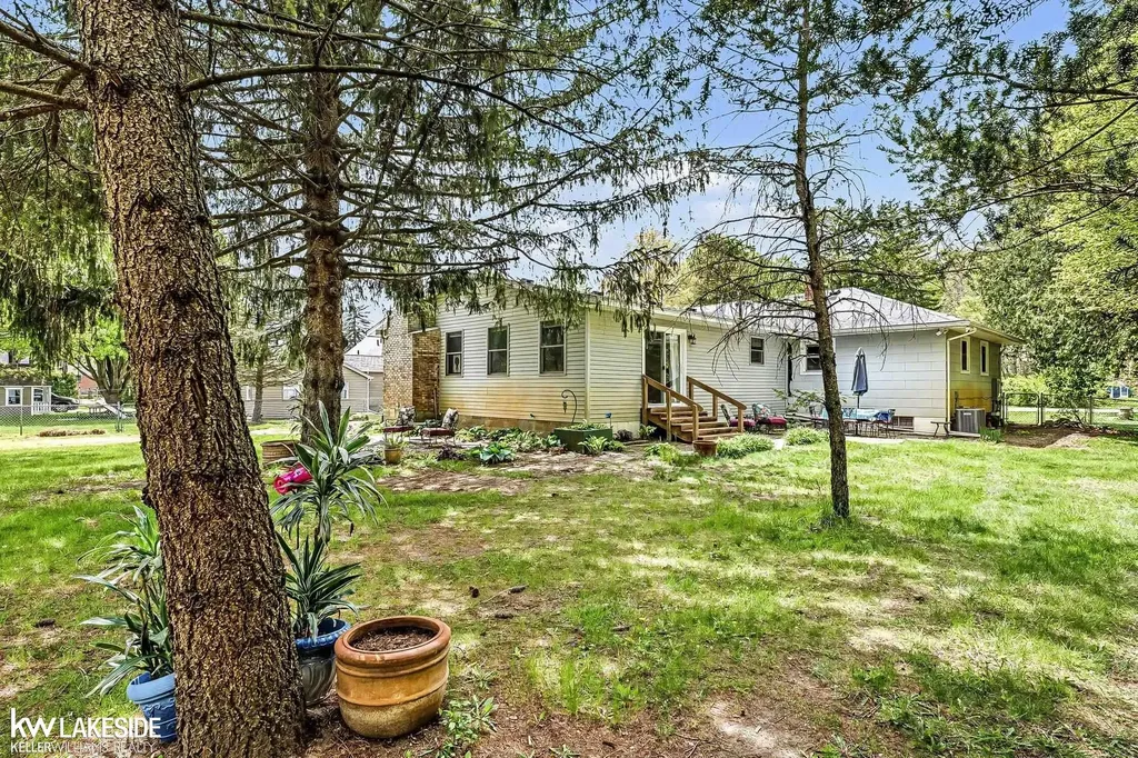 46502 Woodall Road Shelby Charter Township MI 48317