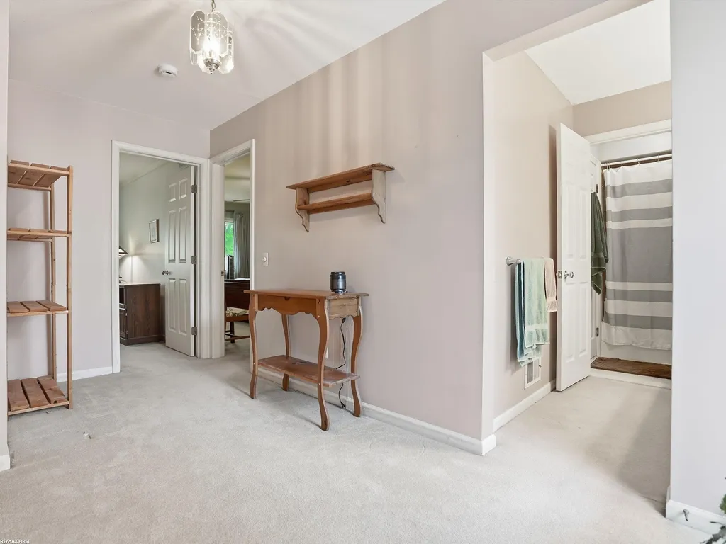 42552 Beverly Way Clinton Charter Township MI 48038