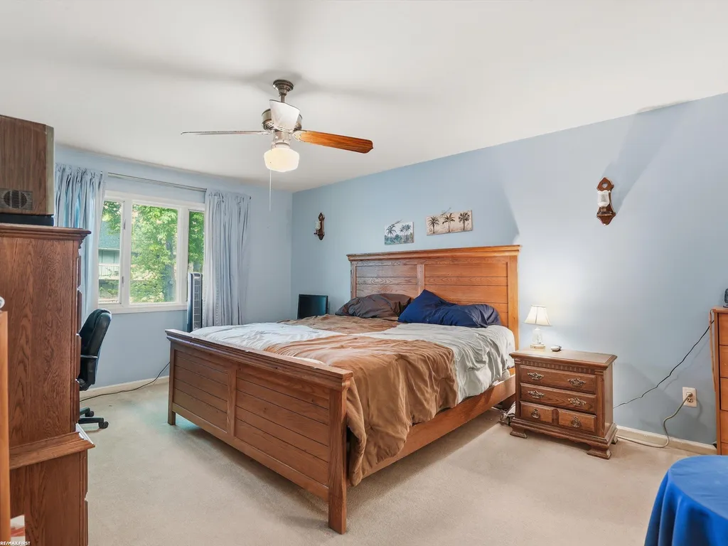 42552 Beverly Way Clinton Charter Township MI 48038