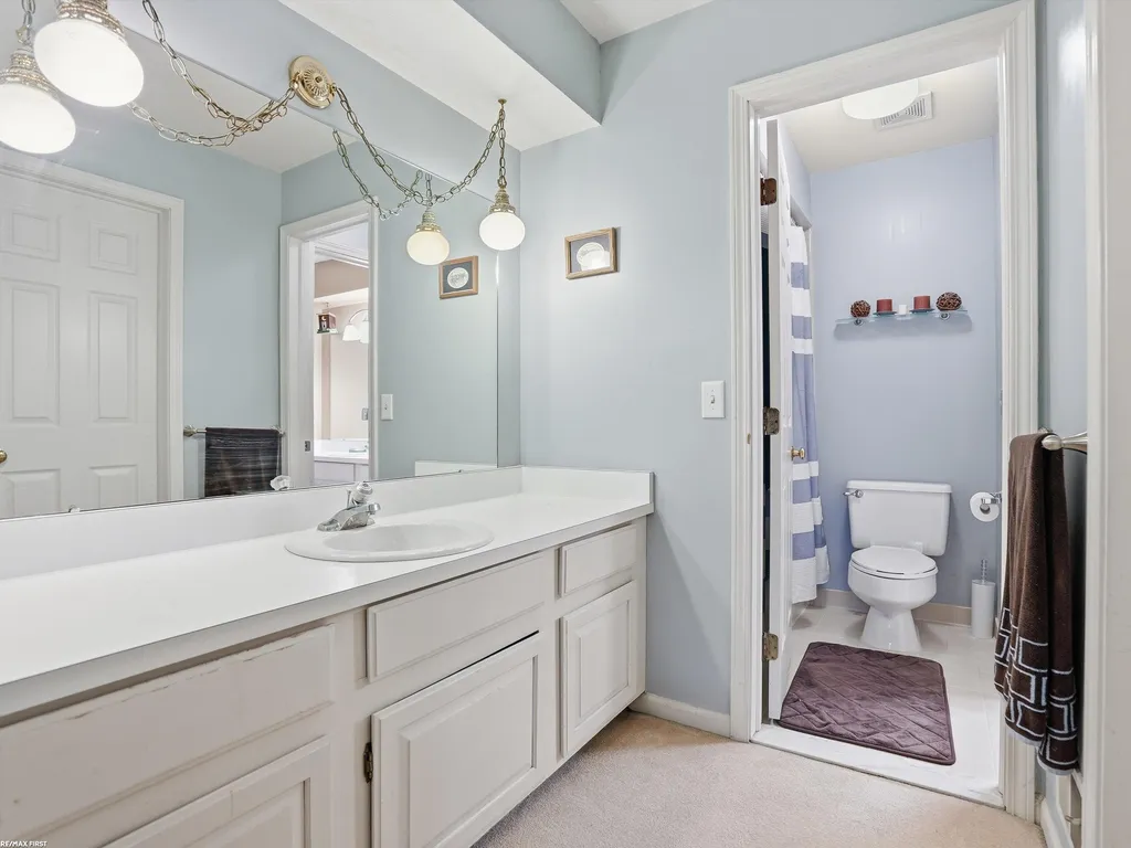 42552 Beverly Way Clinton Charter Township MI 48038