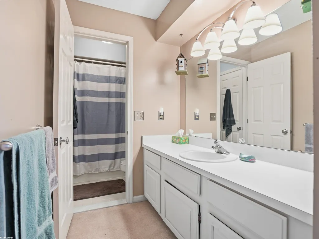 42552 Beverly Way Clinton Charter Township MI 48038