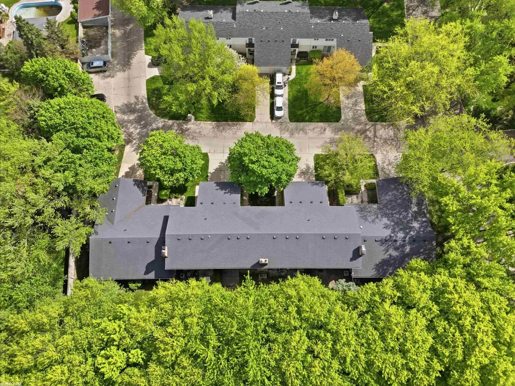 42552 Beverly Way Clinton Charter Township MI 48038