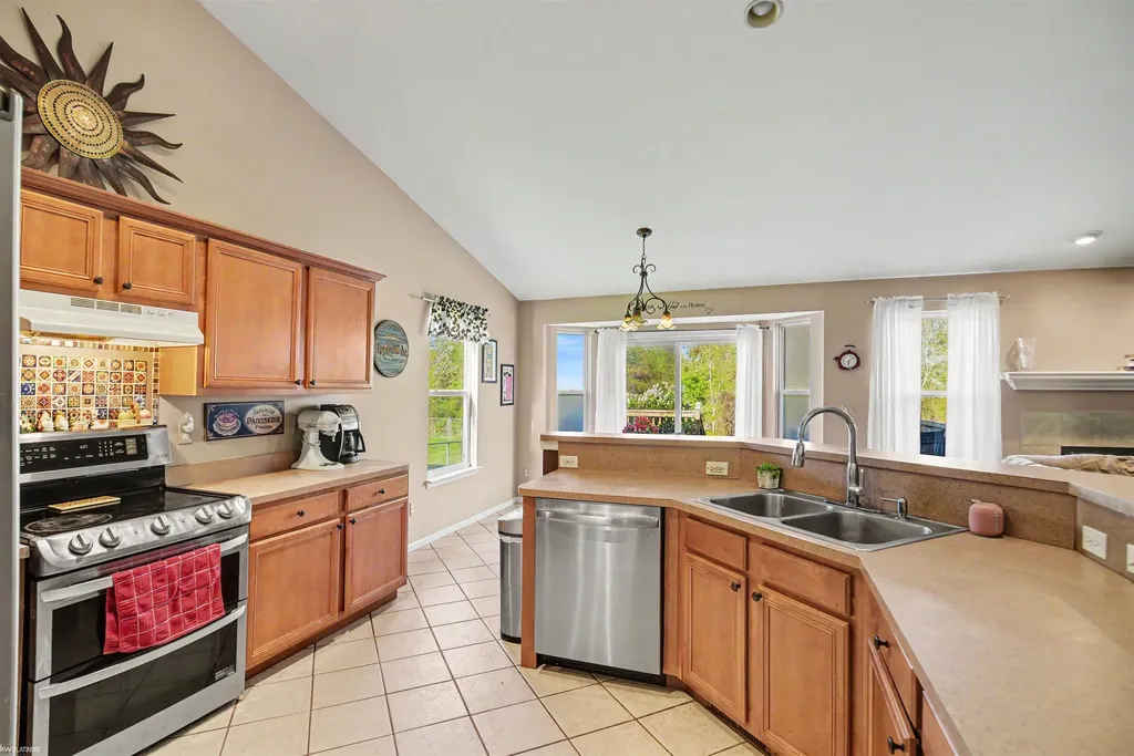 9533 Amy Road Algonac City MI 48001