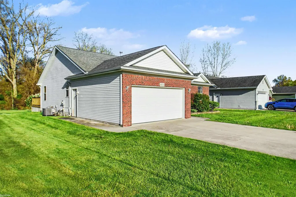9533 Amy Road Algonac City MI 48001