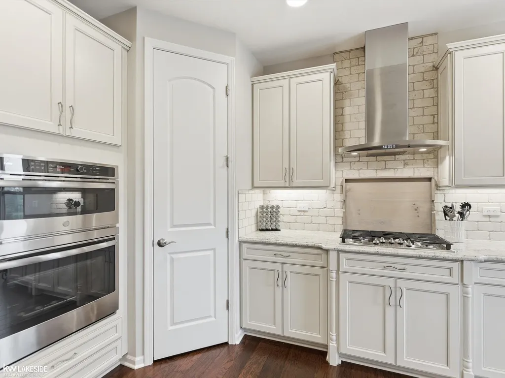 7172 Venturi Drive Washington Township MI 48094