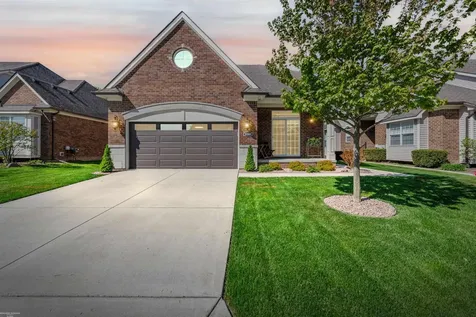 21186 Lilac Lane Clinton Charter Township MI 48036