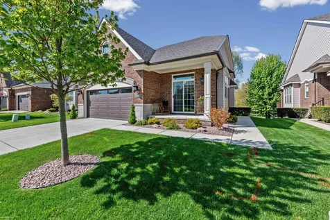 21186 Lilac Lane Clinton Charter Township MI 48036