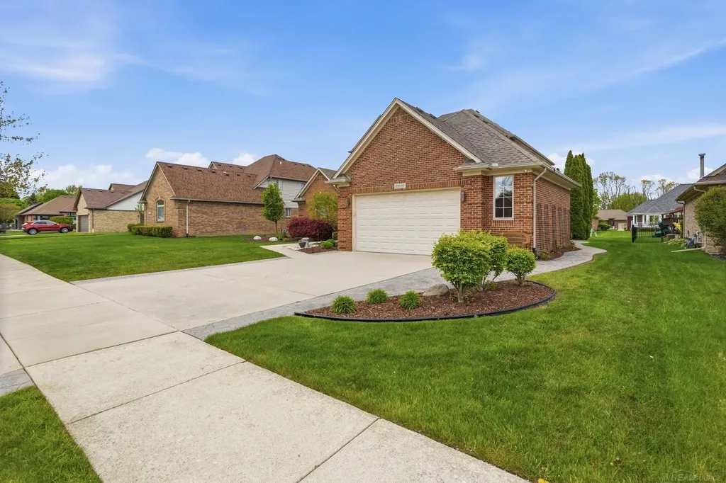 29043 Bay Pointe Drive Chesterfield Township MI 48047