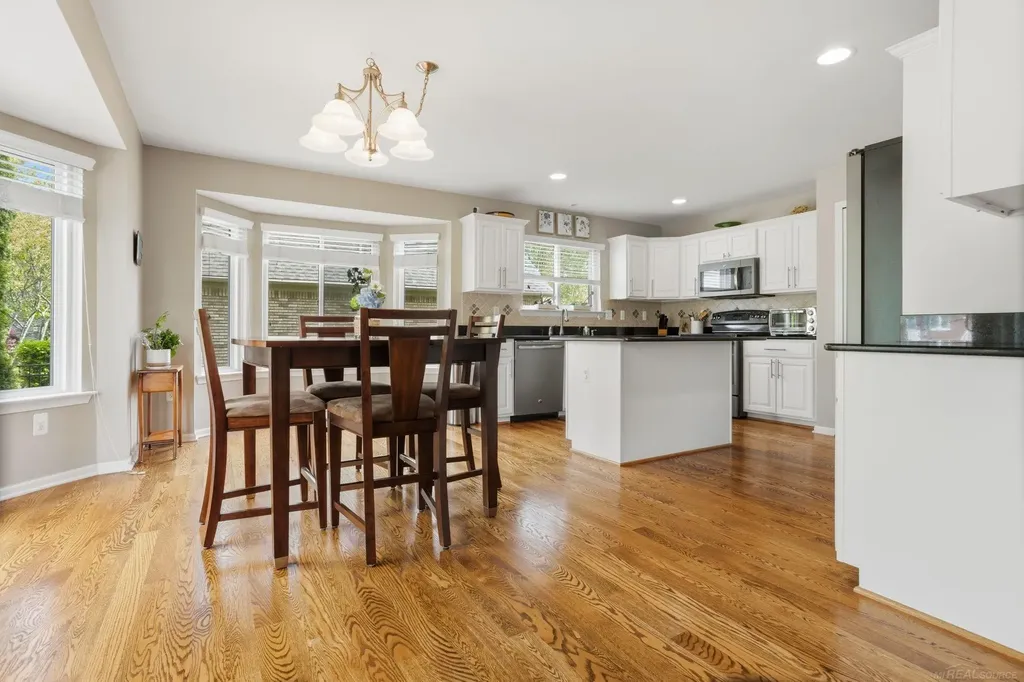 29043 Bay Pointe Drive Chesterfield Township MI 48047
