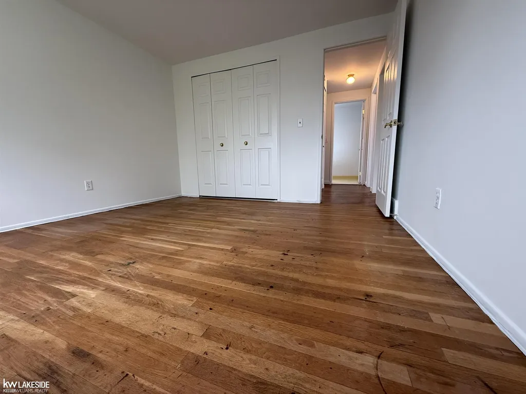 20016 N Great Oaks Circle Clinton Charter Township MI 48038