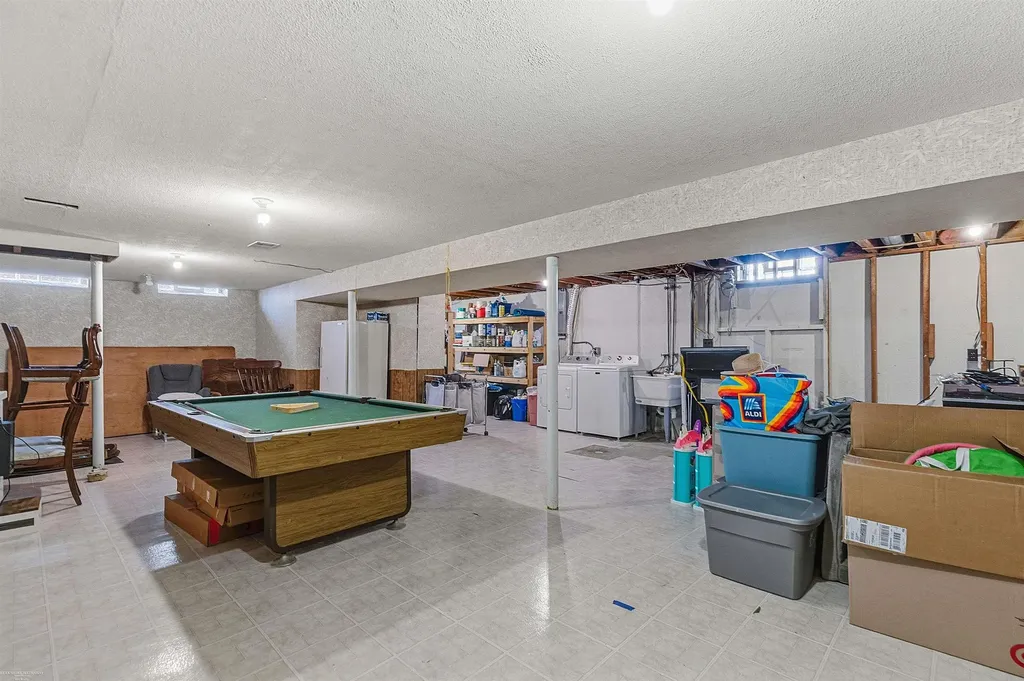 33753 Cheryl Street Clinton Charter Township MI 48035