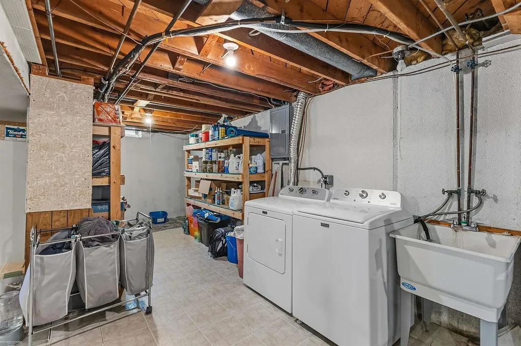 33753 Cheryl Street Clinton Charter Township MI 48035