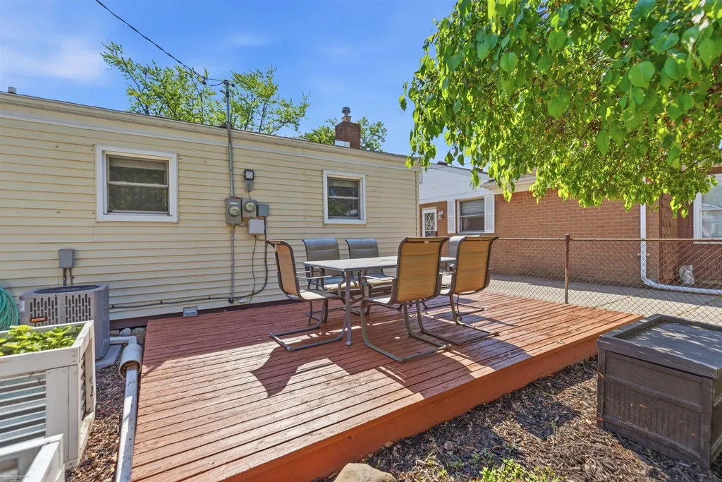 33753 Cheryl Street Clinton Charter Township MI 48035