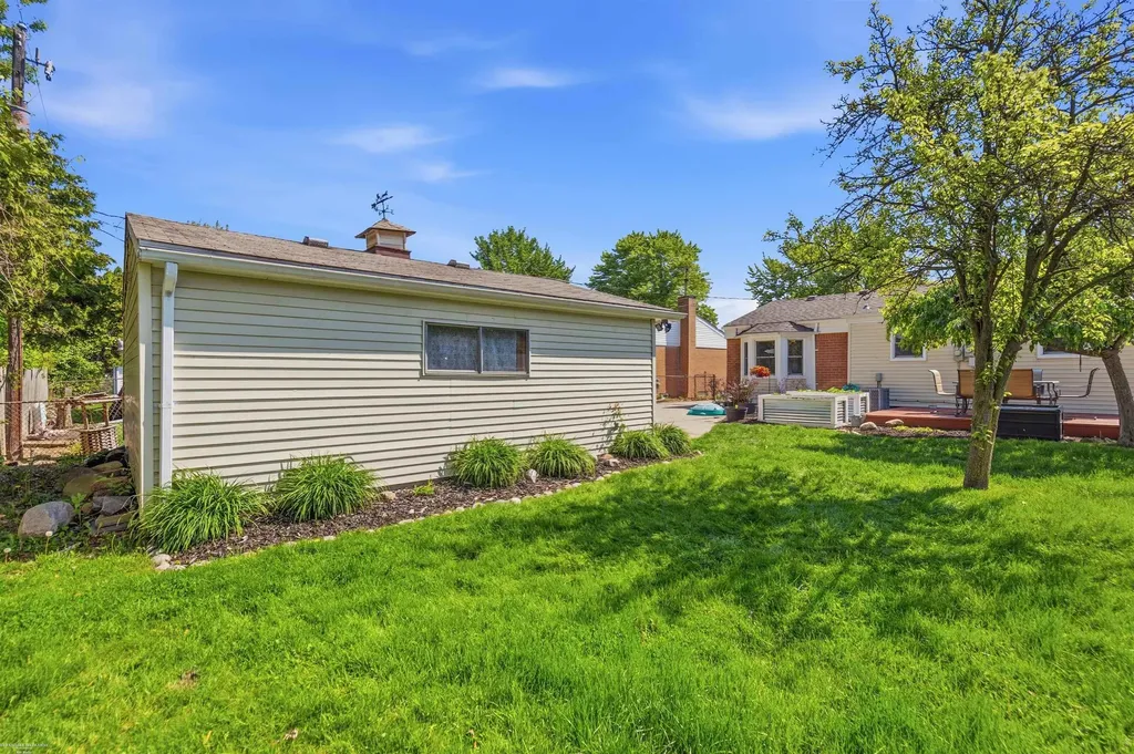33753 Cheryl Street Clinton Charter Township MI 48035