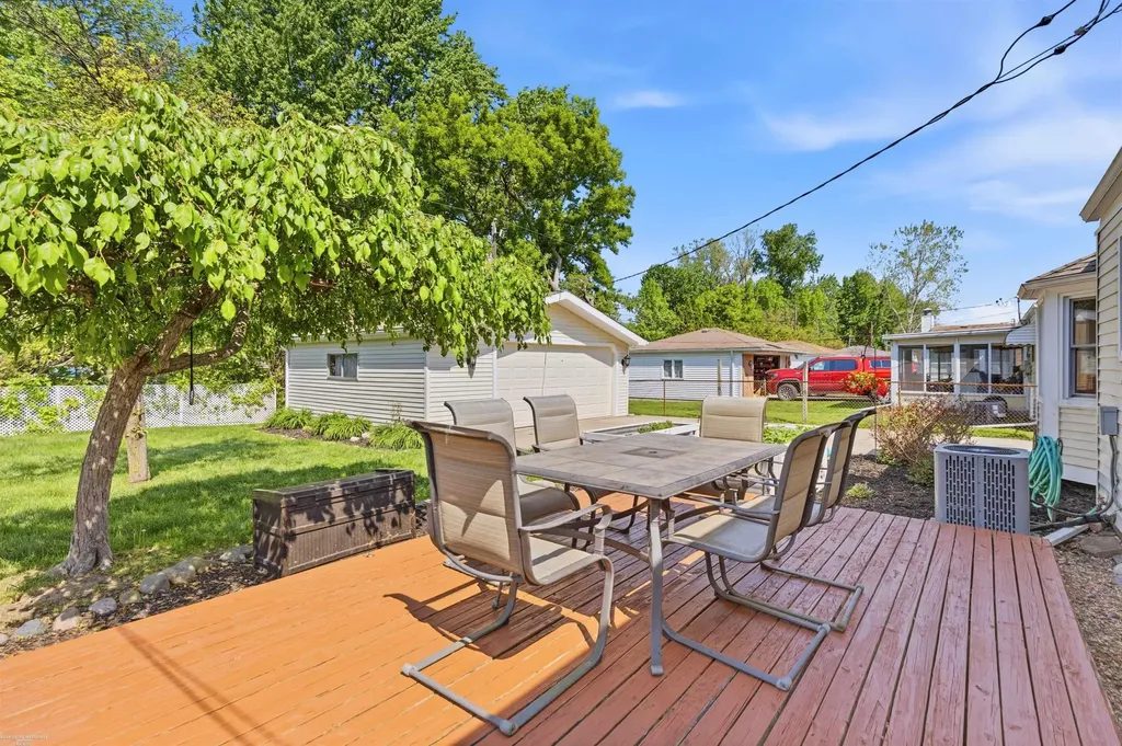 33753 Cheryl Street Clinton Charter Township MI 48035