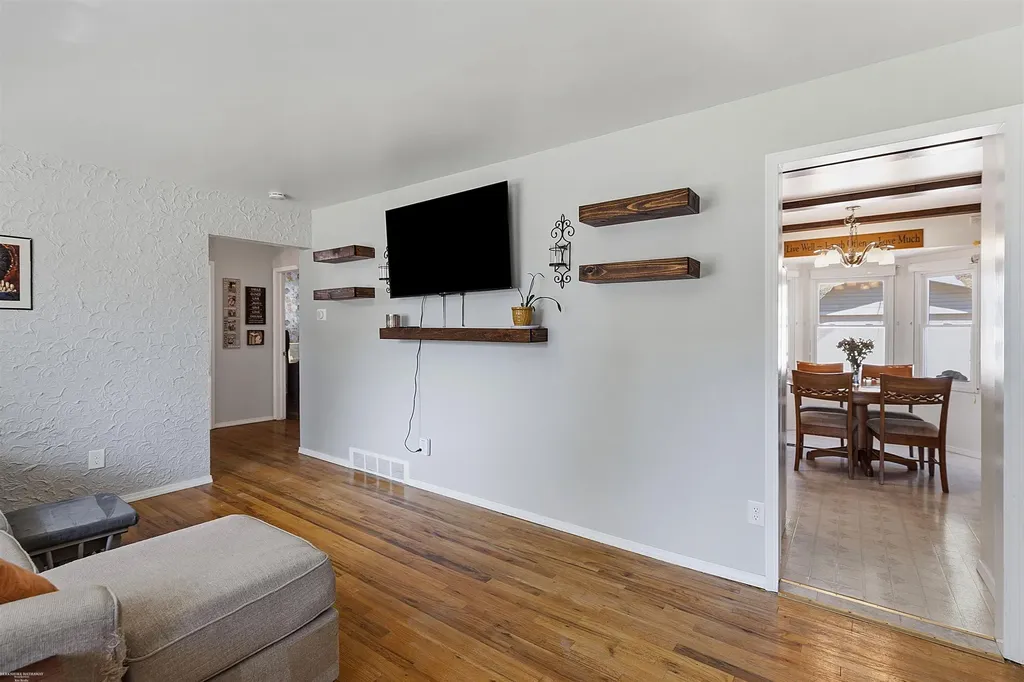 33753 Cheryl Street Clinton Charter Township MI 48035