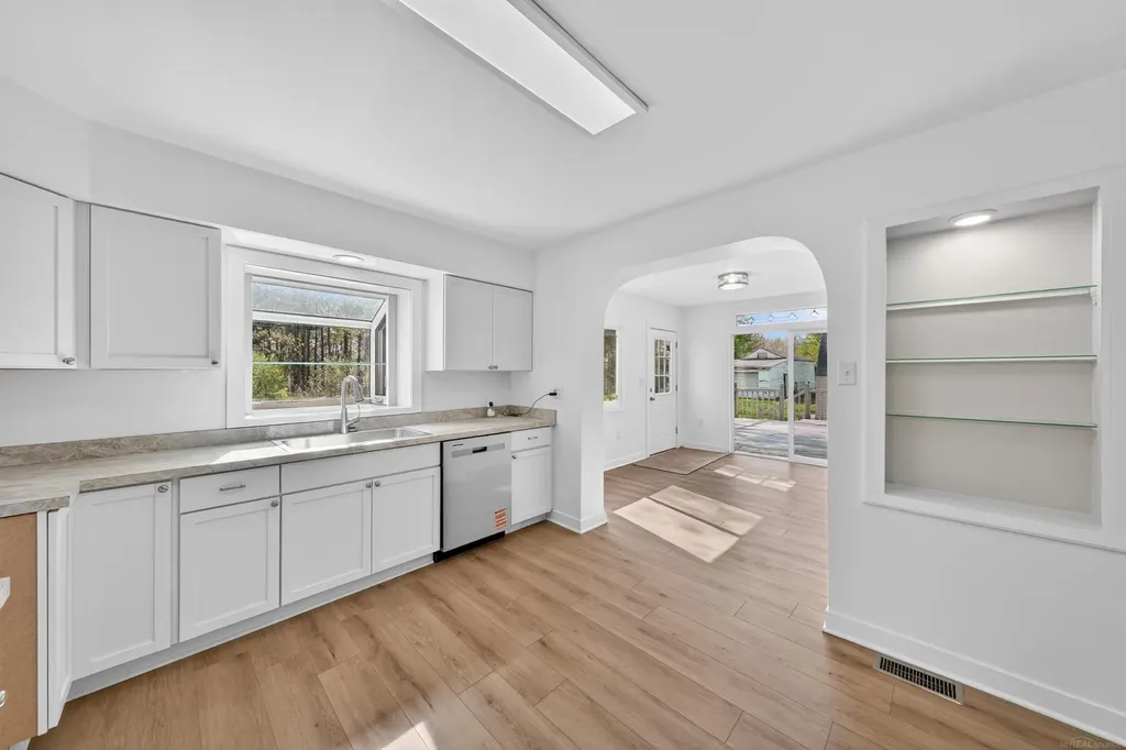15029 Terry Road Berlin Township MI 48002