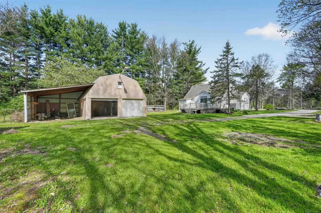 15029 Terry Road Berlin Township MI 48002