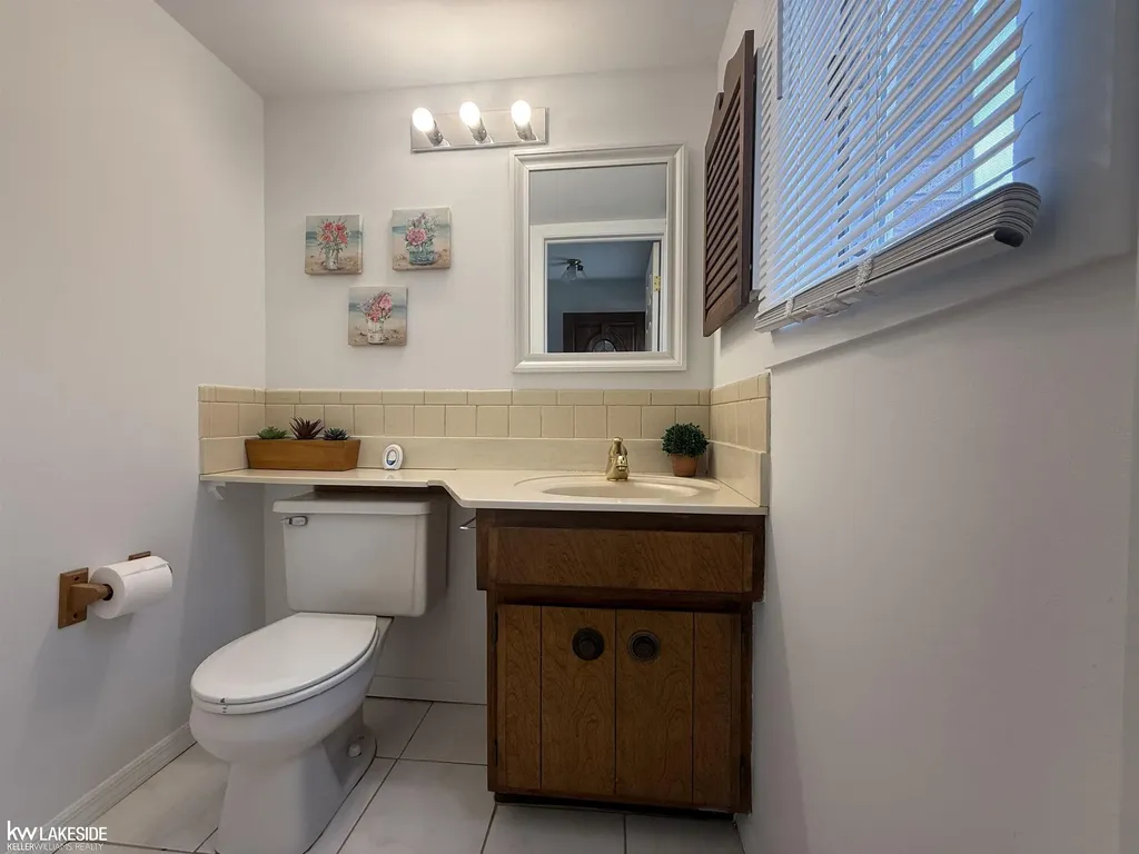 20016 Great Oaks Circle North Street Clinton Charter Township MI 48038