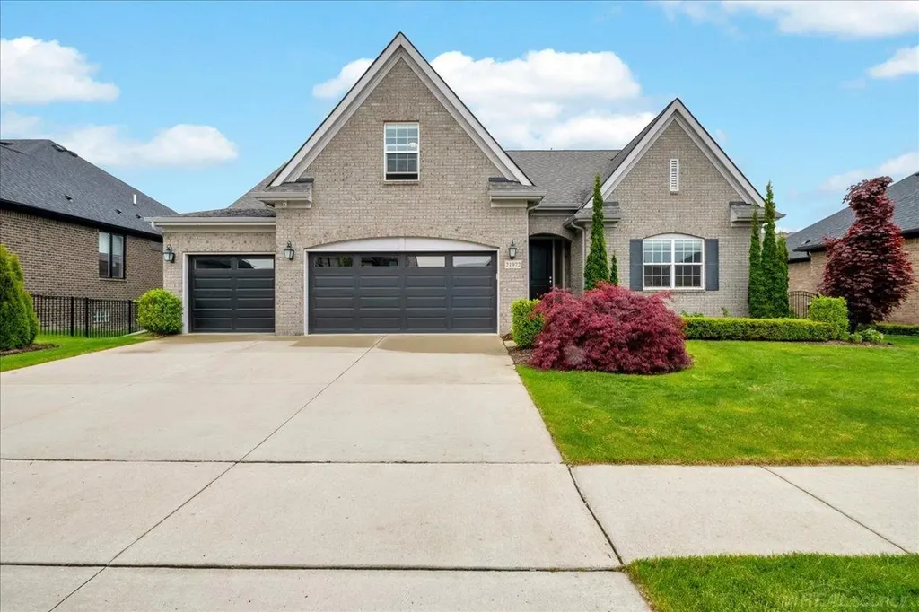 21972 E Majestic Drive Macomb Township MI 48044