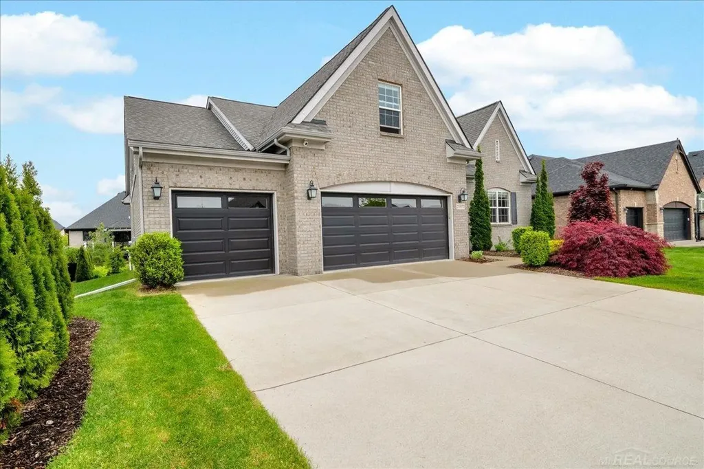 21972 E Majestic Drive Macomb Township MI 48044